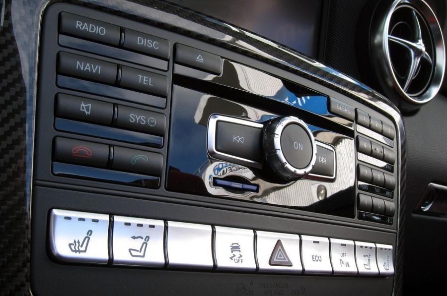  Mercedes-Benz SLK55 AMG 2012 года  (фото 13 из 73)